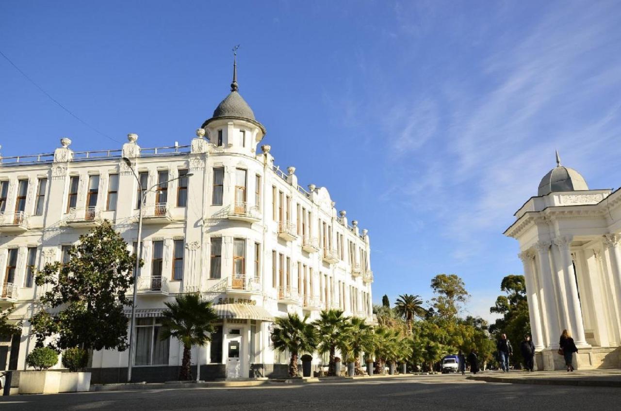 Ritsa Hotel Sukhumi Exteriör bild