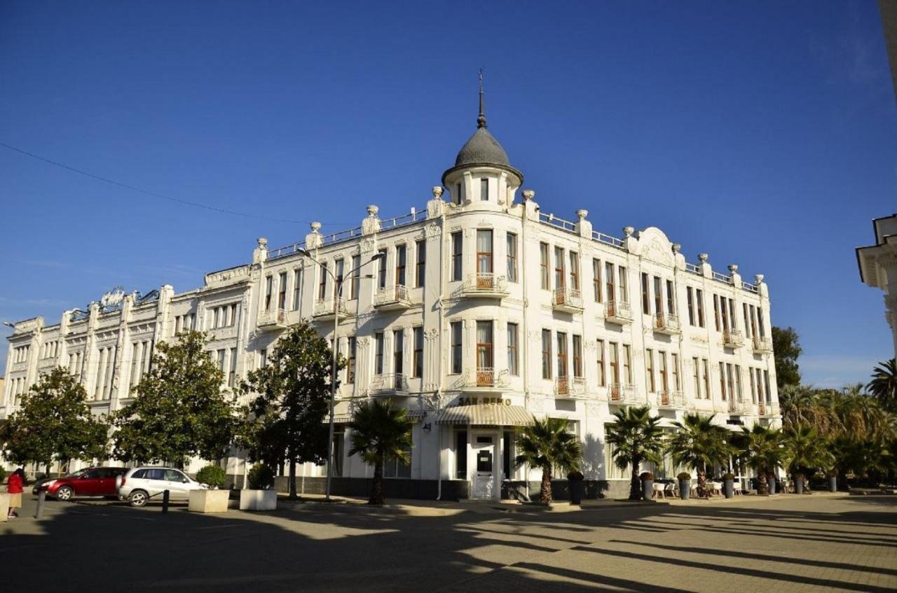 Ritsa Hotel Sukhumi Exteriör bild