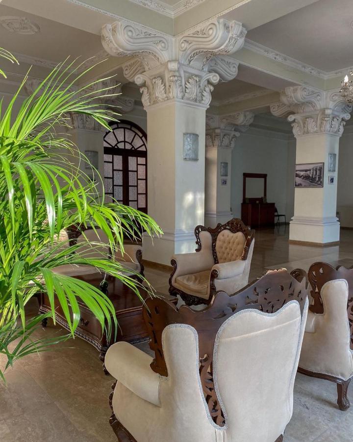 Ritsa Hotel Sukhumi Exteriör bild